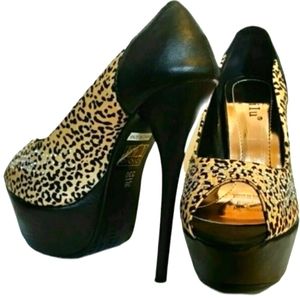▪️ Animal print Peep toe pump shoes